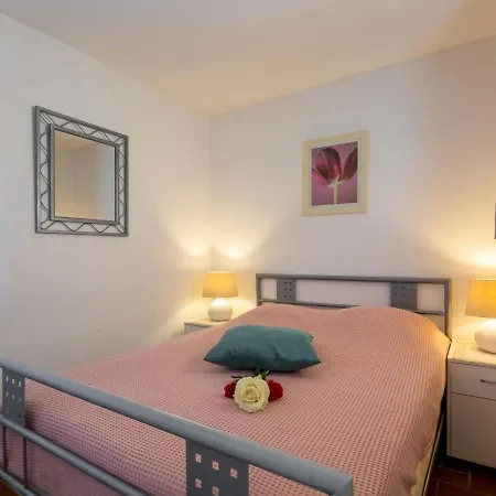 Apartment La Gaillarde-1 By Interhome * Лес-Иссамбр